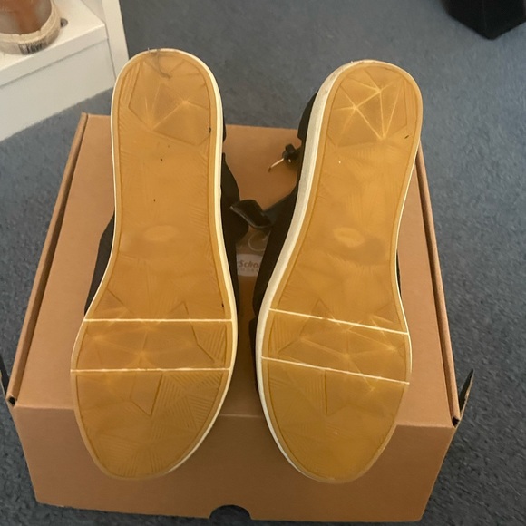 Sandals - Picture 3 of 4